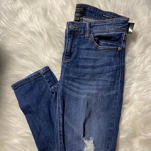 Judy Blue size 9 distressed denim